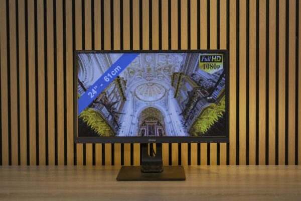 LCD-5-van-7-scaled LED TV scherm 65 inch + statief
