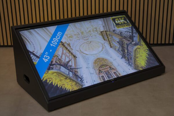 LCD-7-van-7-scaled LED TV scherm 65 inch + statief